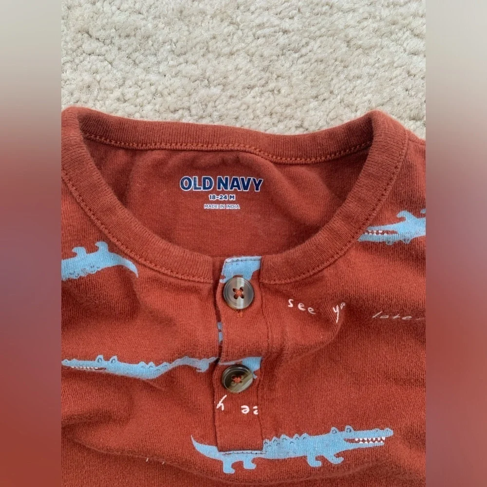 Old Navy Size 18-24 Months Alligator Print Henley Shortall Romper